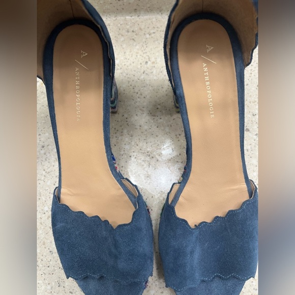 Anthropologie Scalloped Platform Heels (Size 41) - Picture 7 of 16